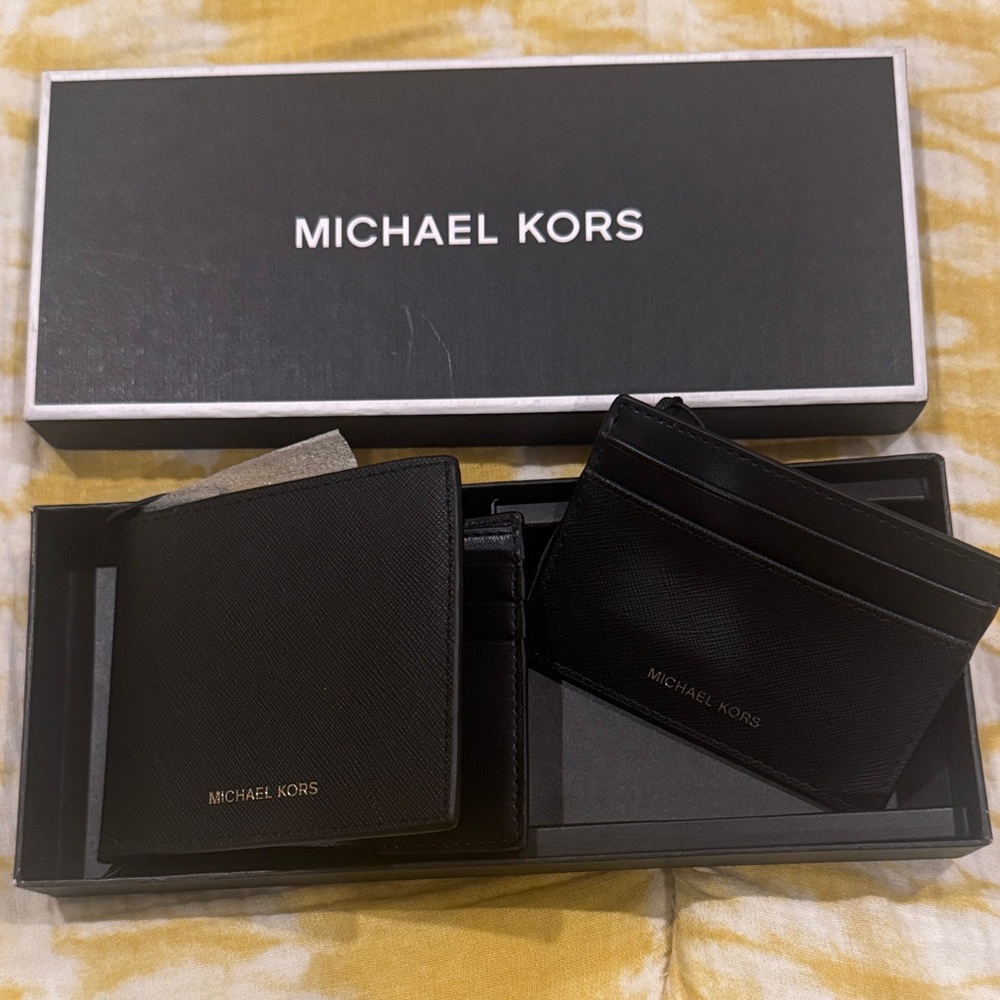New Michael Kors Men’s Black Key and Card Holder Gift Set